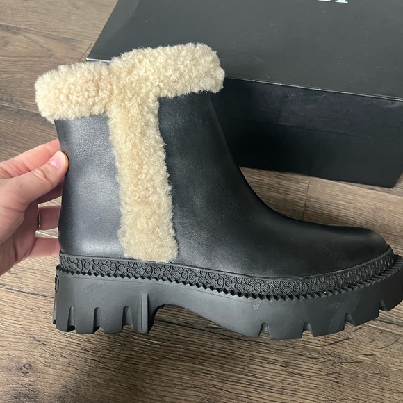 Coach Jane Bootie Womens Size 8 Black Leather Bootie, Sherpa Trim Side Zip NEW - Picture 6 of 16